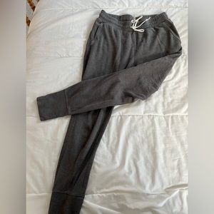Aritzia Wilfred Free Joggers